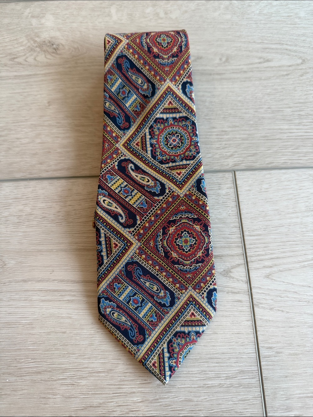 Vintage Emmanuel-Men's Paisley & Medallion 100% Silk Tie in Red and Navy